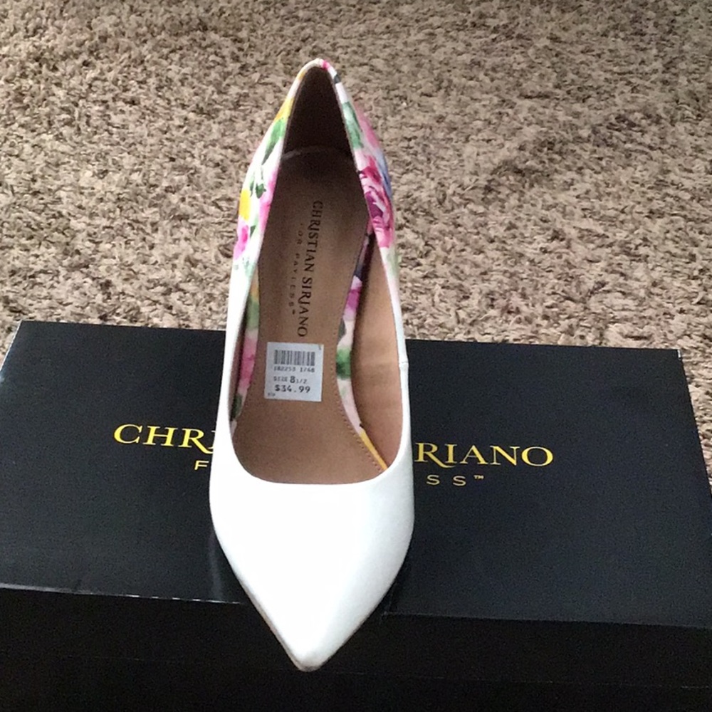 Shoe - Picture 3 of 3